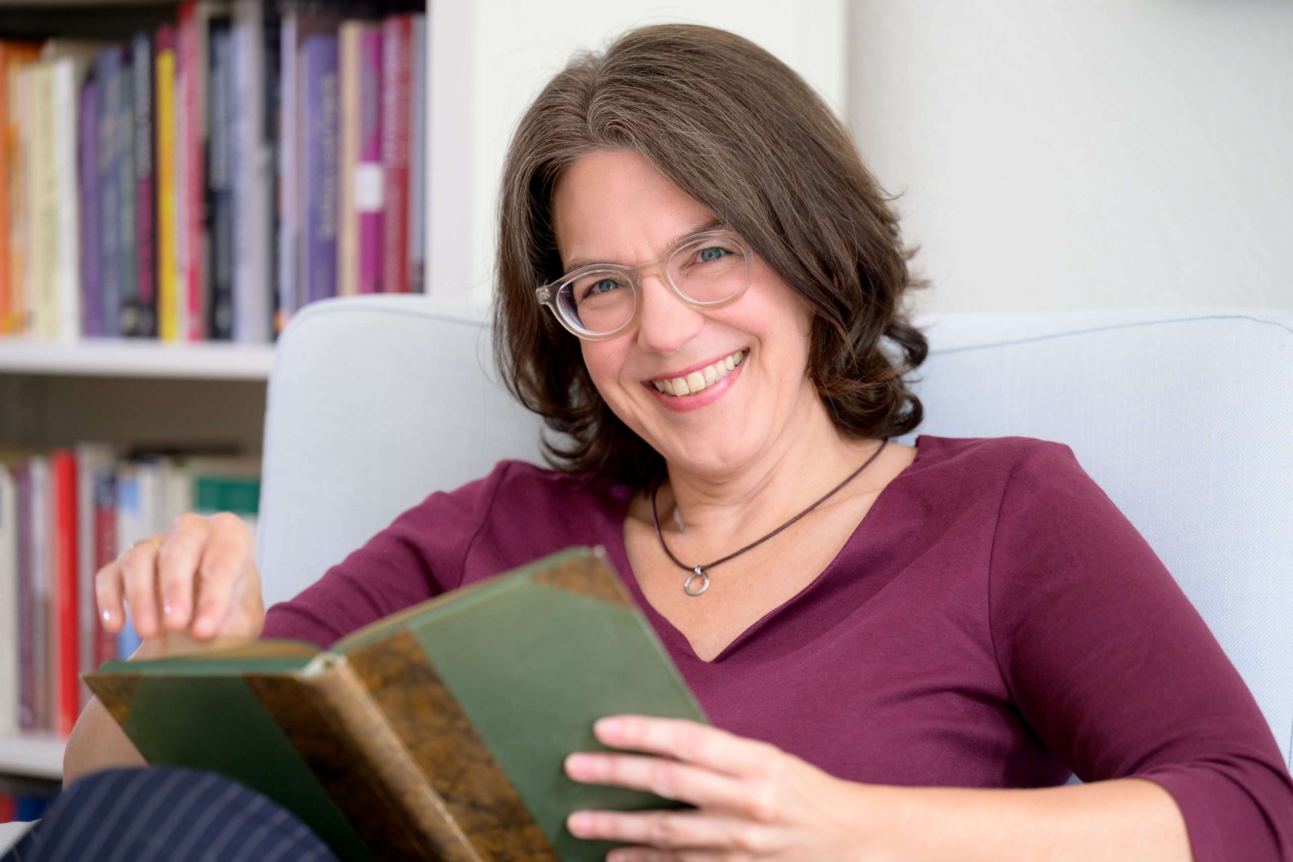 Bianca Walther mit Buch